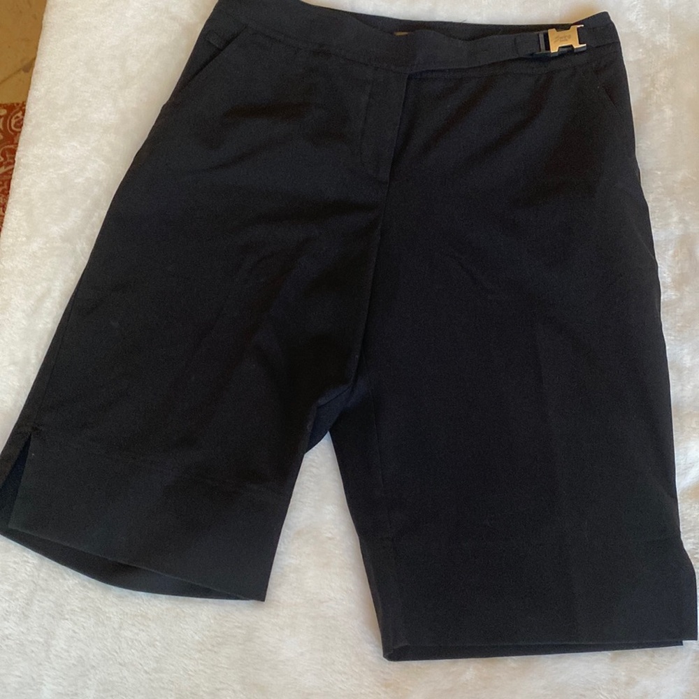 Black Swing golf shorts